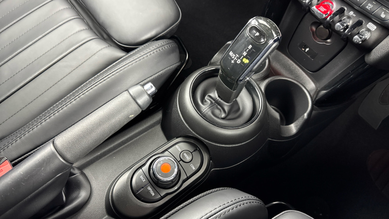 MINI Hatchback 2.0 Cooper S Exclusive 3dr Auto Petrol Hatchback